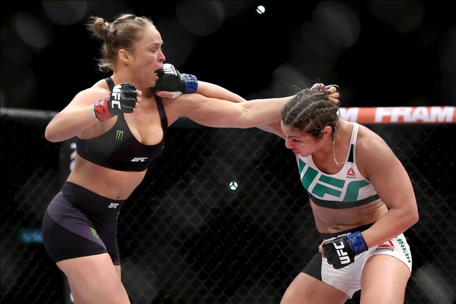 The Raunchy Ronda Rousey’s Wardrobe Malfunction Best Cookware